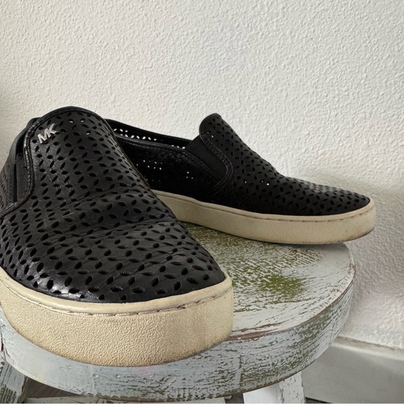 Michael Kors Olivia Perforated Leather Slip-On Minimalist 8.5 Casual Chic - Picture 5 of 12